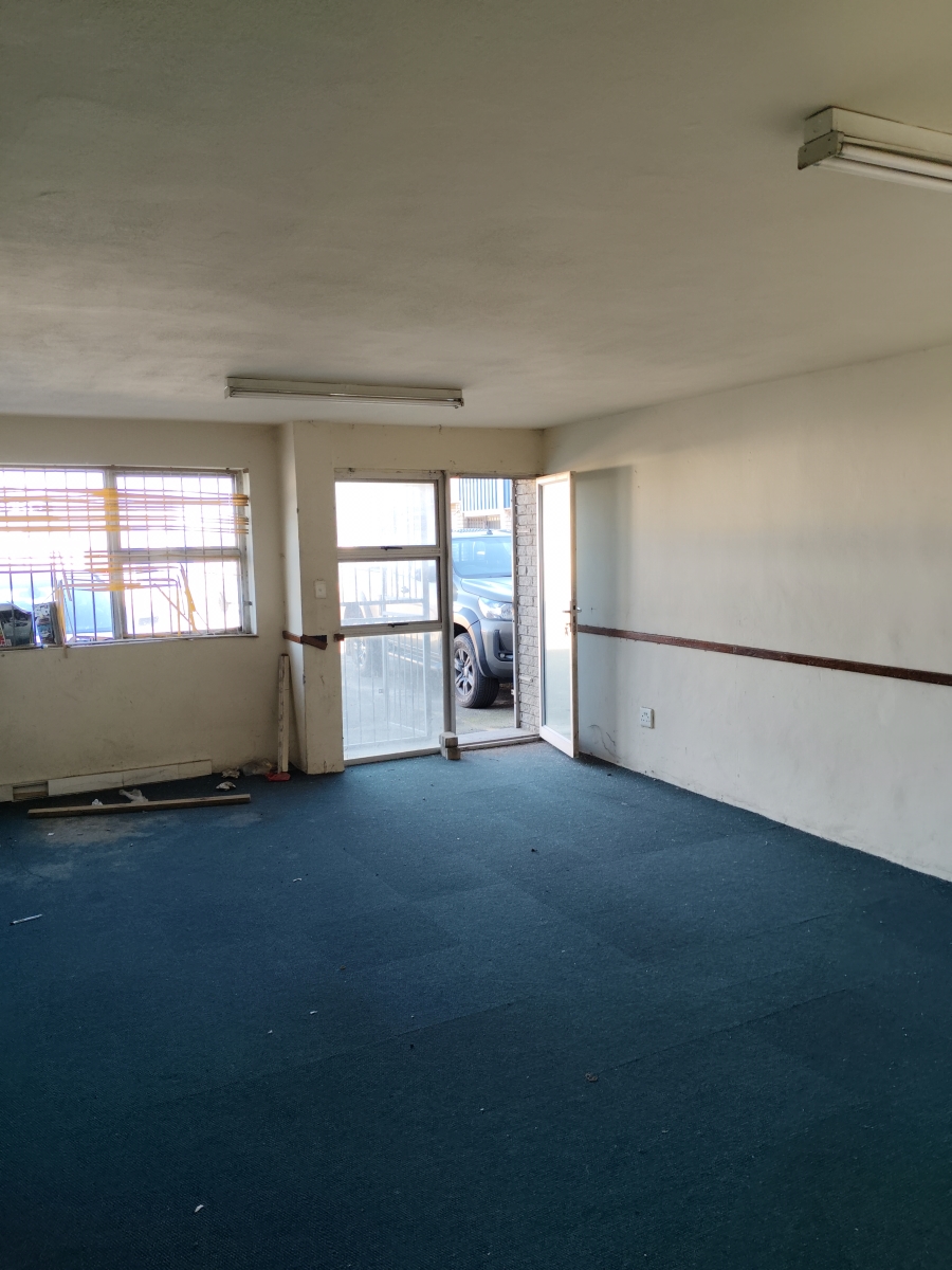 To Let Commercial Property for Rent in Okavango Park Western Cape
